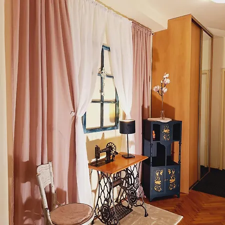 Middletown No 1, Self Check-in 24 H