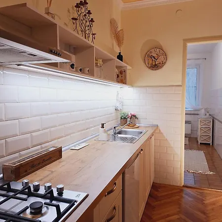 Middletown No 1, Self Check-in 24 H Apartament Bańska Bystrzyca