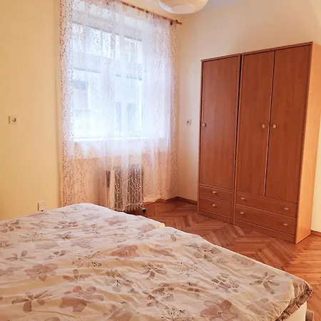 Middletown No 1, Self Check-in 24 H * Banska Bystrica